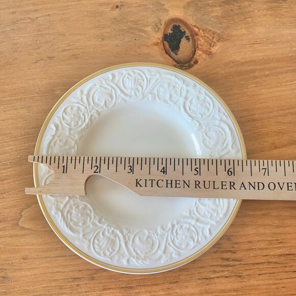 VTG Wedgwood Patrician Athenian Gold Trim Porcelain Embossed 2 Plates - Picture 4 of 12